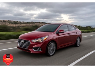 Xe du lịch 4 chỗ Hyundai Accent