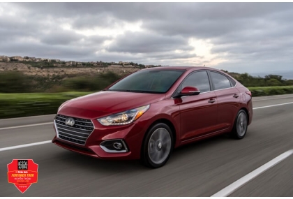 Xe du lịch 4 chỗ Hyundai Accent