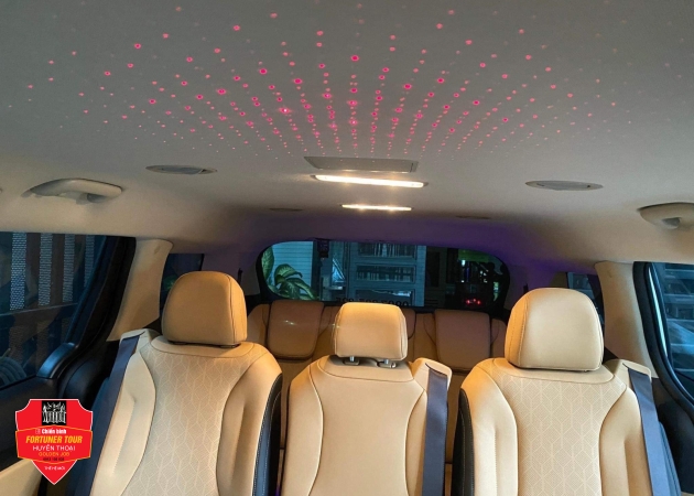 Cho thêu xe carnival 