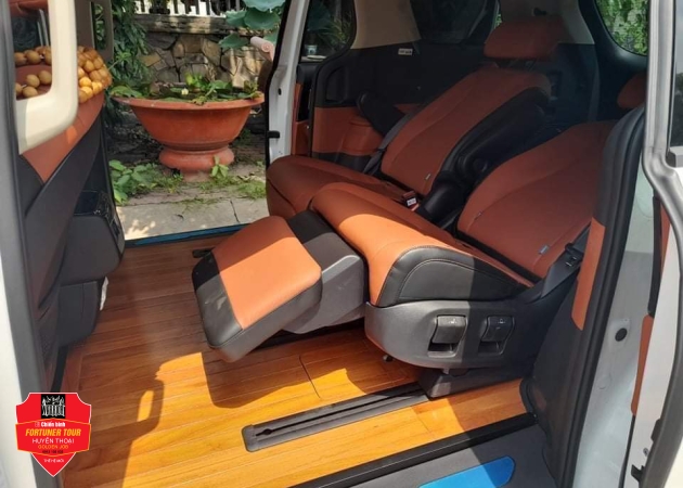 Cho thêu xe carnival 