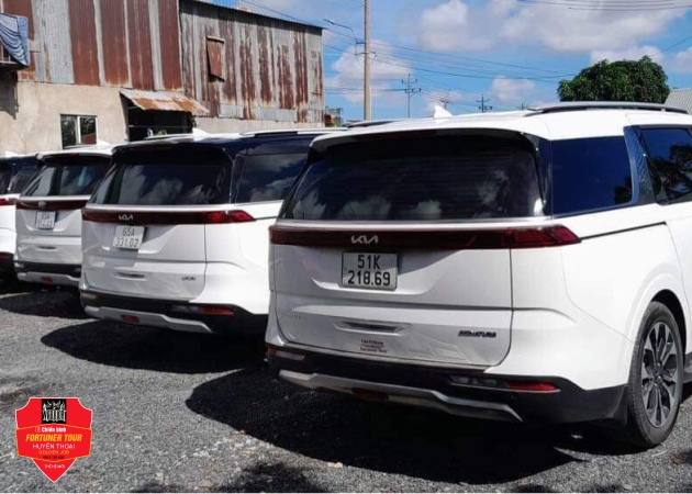 Cho thêu xe carnival 