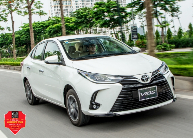 Xe du lịch 4 chỗ Hyundai Accent