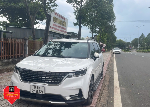 dich vụ thuê xe 7 chỗ tp . HCM